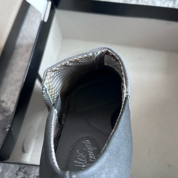 Dexflex Comfort Ankle High Heel Booties - Picture 9 of 9